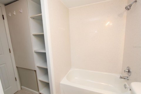 Condo in Tampa, Florida, 2 rooms  № 1773630 - photo 14