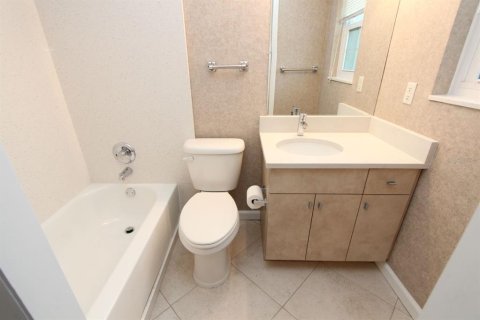 Condo in Tampa, Florida, 2 rooms  № 1773630 - photo 13