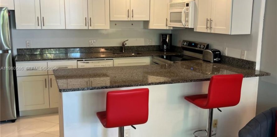 Condo in Deerfield Beach, Florida, 1 bedroom  № 2044140