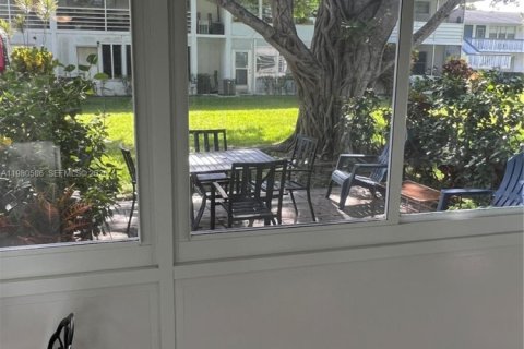 Condo in Deerfield Beach, Florida, 1 bedroom  № 2044140 - photo 16