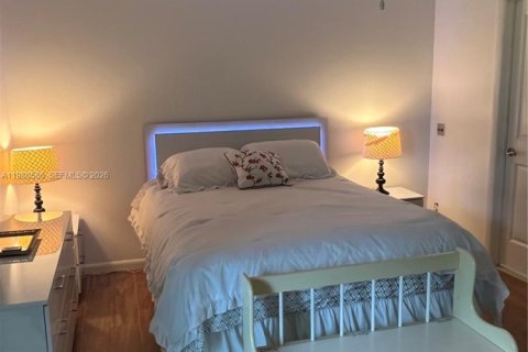 Condo in Deerfield Beach, Florida, 1 bedroom  № 2044140 - photo 11