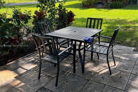 Condo in Deerfield Beach, Florida, 1 bedroom  № 2044140 - photo 2