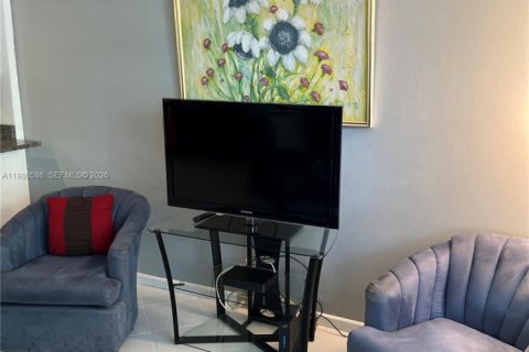 Condo in Deerfield Beach, Florida, 1 bedroom  № 2044140 - photo 4