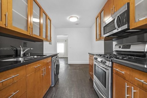 Copropriété à vendre à Miami Beach, Floride: 2 chambres, 104.98 m2 № 2041967 - photo 6