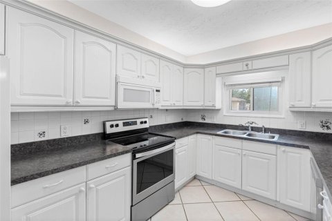 Casa en alquiler en Saint Petersburg, Florida, 3 dormitorios, 139.35 m2 № 1908393 - foto 20