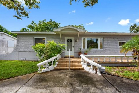 Casa en alquiler en Saint Petersburg, Florida, 3 dormitorios, 139.35 m2 № 1908393 - foto 2
