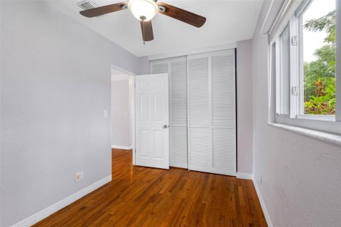 Casa en alquiler en Saint Petersburg, Florida, 3 dormitorios, 139.35 m2 № 1908393 - foto 12