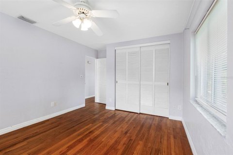 Casa en alquiler en Saint Petersburg, Florida, 3 dormitorios, 139.35 m2 № 1908393 - foto 10