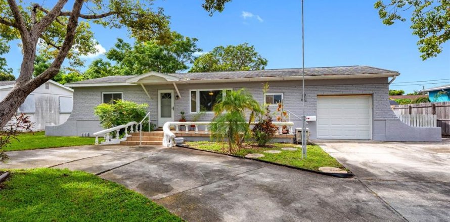 Casa en Saint Petersburg, Florida 3 dormitorios, 139.35 m2 № 1908393