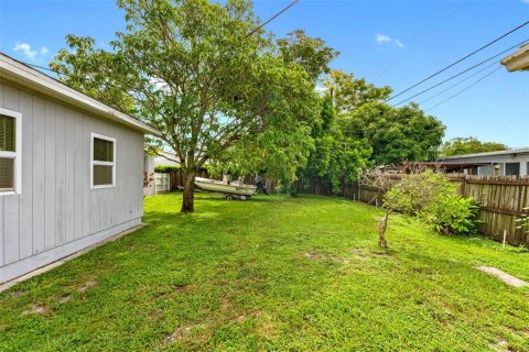 Casa en alquiler en Saint Petersburg, Florida, 3 dormitorios, 139.35 m2 № 1908393 - foto 5