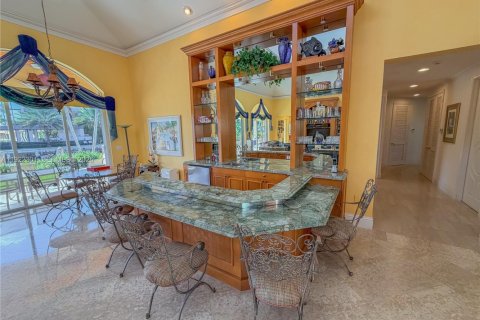 House in North Miami Beach, Florida 4 bedrooms, 395.48 sq.m. № 2082785 - photo 7