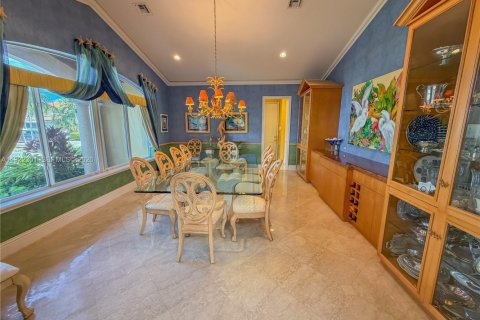 House in North Miami Beach, Florida 4 bedrooms, 395.48 sq.m. № 2082785 - photo 8