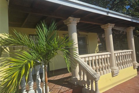 Снять в аренду виллу или дом в Майами, Флорида 5 спален, 159.33м2, № 1957060 - фото 3