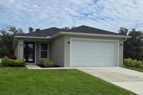 House in Punta Gorda, Florida 3 bedrooms, 152.17 sq.m. № 1916936 - photo 1