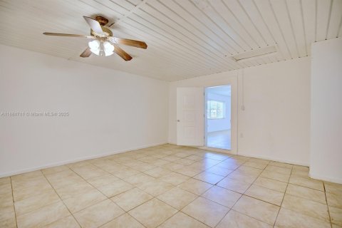House in Sebring, Florida 3 bedrooms, 175.03 sq.m. № 1930233 - photo 18