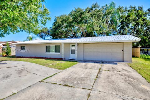 House in Sebring, Florida 3 bedrooms, 175.03 sq.m. № 1930233 - photo 3