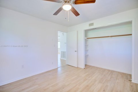 House in Sebring, Florida 3 bedrooms, 175.03 sq.m. № 1930233 - photo 24