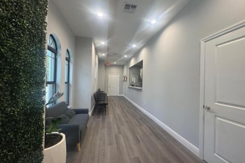 Propiedad comercial en alquiler en Orlando, Florida, 376.16 m2 № 1912441 - foto 13