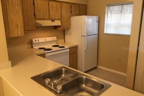 Condominio en alquiler en Gainesville, Florida, 2 dormitorios, 97.18 m2 № 1908433 - foto 3