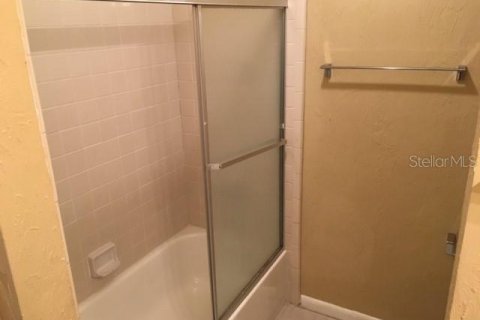 Condominio en alquiler en Gainesville, Florida, 2 dormitorios, 97.18 m2 № 1908433 - foto 8