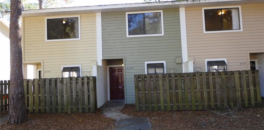 Condominio en Gainesville, Florida, 2 dormitorios № 1908433