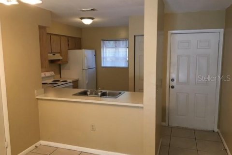 Condominio en alquiler en Gainesville, Florida, 2 dormitorios, 97.18 m2 № 1908433 - foto 2