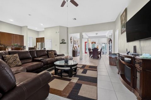 Casa en venta en Apopka, Florida, 4 dormitorios, 282.33 m2 № 2381034 - foto 13
