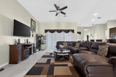 Casa en venta en Apopka, Florida, 4 dormitorios, 282.33 m2 № 2381034 - foto 11