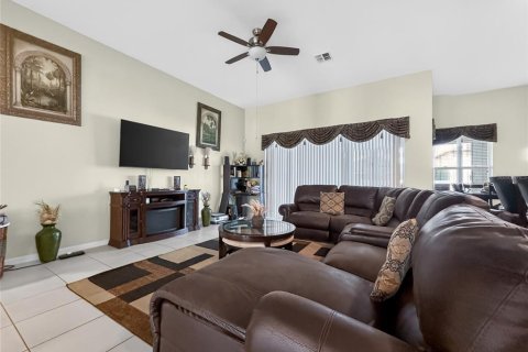 Casa en venta en Apopka, Florida, 4 dormitorios, 282.33 m2 № 2381034 - foto 12