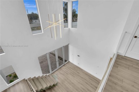 House in Miami, Florida 5 bedrooms № 1861634 - photo 20