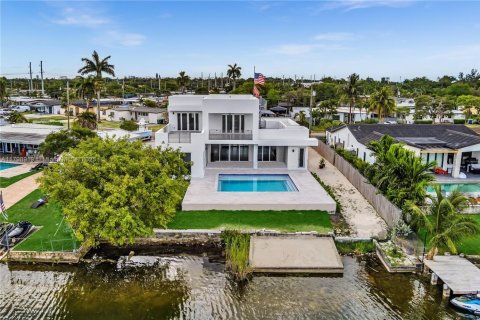 House in Miami, Florida 5 bedrooms № 1861634 - photo 26