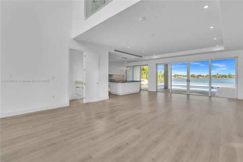 House in Miami, Florida 5 bedrooms № 1861634 - photo 6
