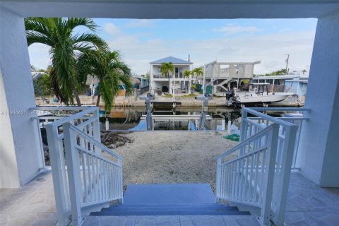 House in Key Largo, Florida 4 bedrooms, 166.11 sq.m. № 2002395 - photo 13