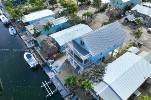 House in Key Largo, Florida 4 bedrooms, 166.11 sq.m. № 2002395 - photo 21