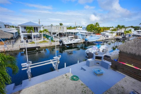 House in Key Largo, Florida 4 bedrooms, 166.11 sq.m. № 2002395 - photo 7