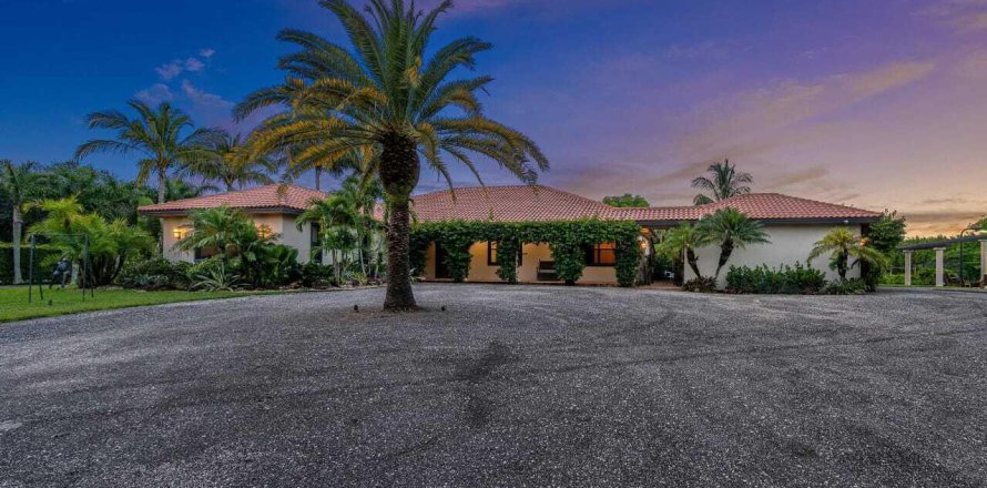 House in Wellington, Florida 7 bedrooms, 405.98 sq.m. № 268896