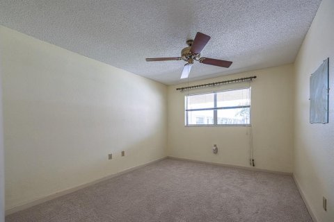 Condo in Saint Petersburg, Florida, 2 bedrooms  № 1802291 - photo 14