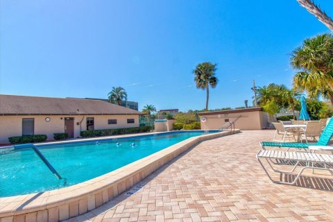 Condo in Saint Petersburg, Florida, 2 bedrooms  № 1802291 - photo 28