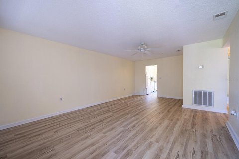 Condo in Saint Petersburg, Florida, 2 bedrooms  № 1802291 - photo 7