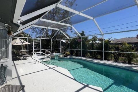 House in Englewood, Florida 3 bedrooms, 126.25 sq.m. № 2395877 - photo 20