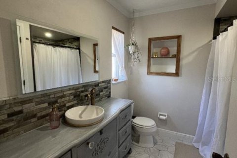 House in Englewood, Florida 3 bedrooms, 126.25 sq.m. № 2395877 - photo 13