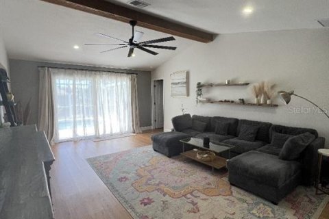 House in Englewood, Florida 3 bedrooms, 126.25 sq.m. № 2395877 - photo 5