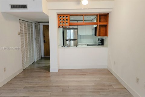 Condo in Miami, Florida, 1 bedroom  № 2062782 - photo 6