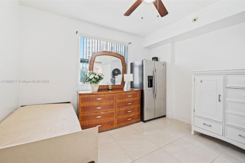 Copropriété à vendre à North Bay Village, Floride: 2 chambres, 116.22 m2 № 1979517 - photo 18