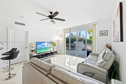 Copropriété à vendre à North Bay Village, Floride: 2 chambres, 116.22 m2 № 1979517 - photo 3