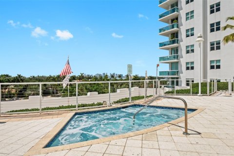 Copropriété à vendre à North Bay Village, Floride: 2 chambres, 116.22 m2 № 1979517 - photo 28