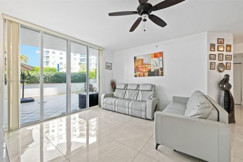 Copropriété à vendre à North Bay Village, Floride: 2 chambres, 116.22 m2 № 1979517 - photo 4