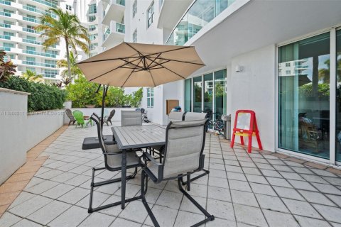 Copropriété à vendre à North Bay Village, Floride: 2 chambres, 116.22 m2 № 1979517 - photo 1