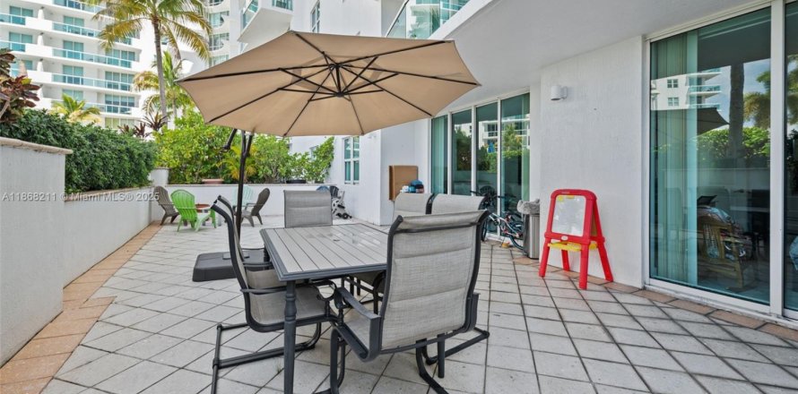 Condo à North Bay Village, Floride, 2 chambres  № 1979517