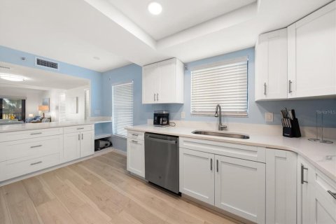 Купить кондоминиум в Индиан-Рокс-Бич, Флорида 3 комнаты, 118.45м2, № 2099439 - фото 10